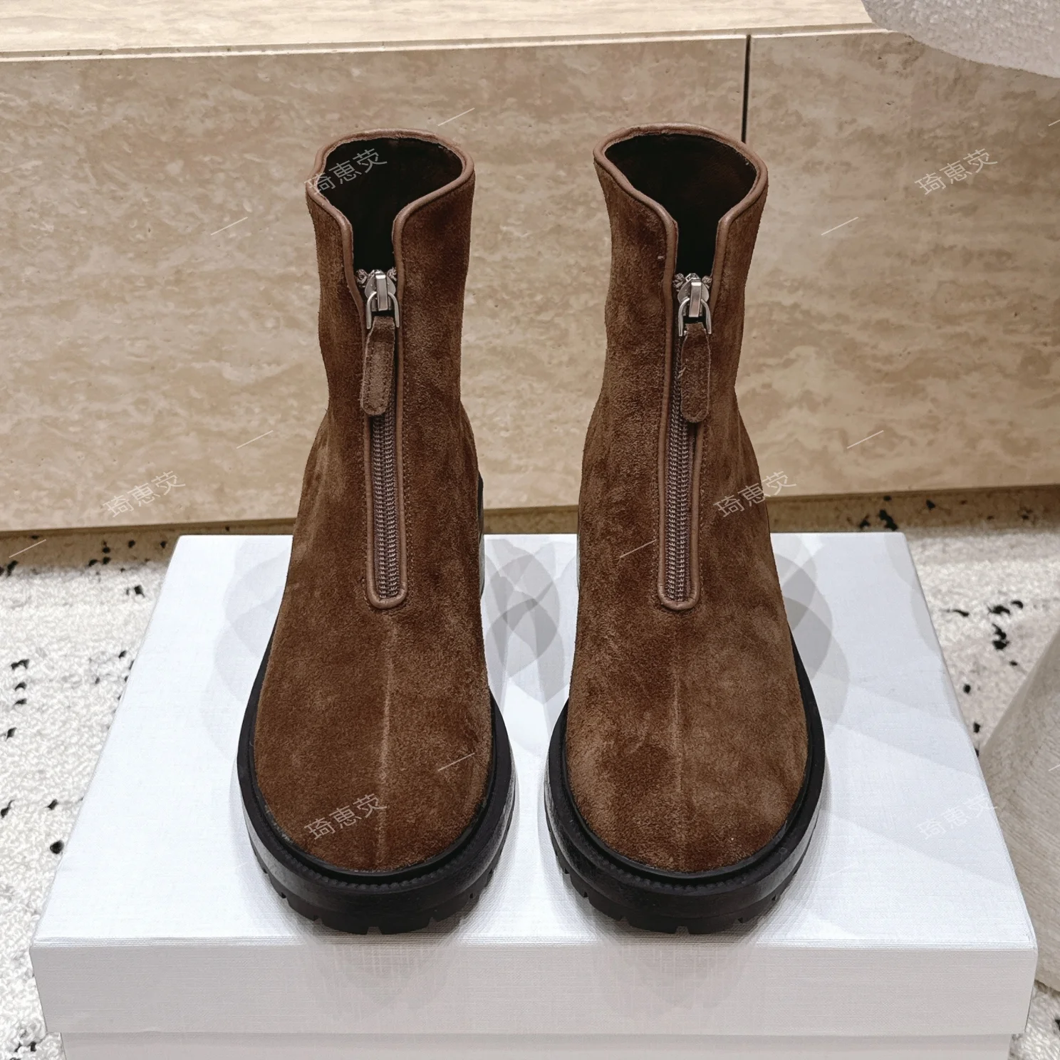 2026 New Bestseller British-Style Boots Petite-Friendly Genuine Leather Chunky-Soled Ankle Boots Chelsea Boot Style Botas Mujer