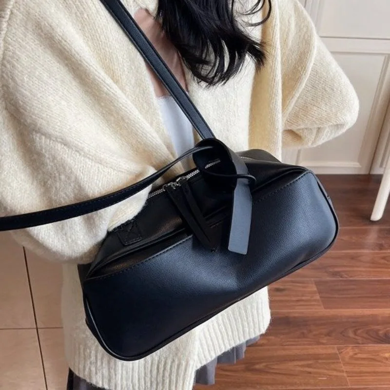 

Elegant Casual Women's Diaper Bag Luxury Leather Large Capacity Designer Tote Minimalist Classic Stylish Commuter Shoulder