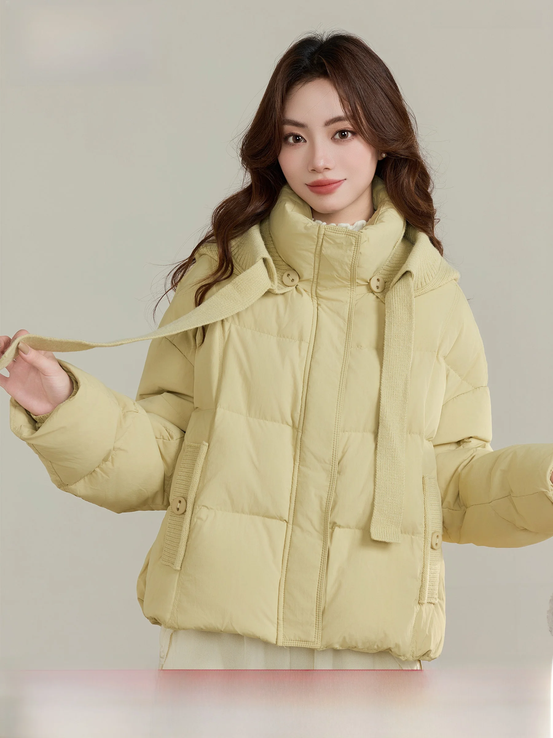 

Съемная вязаная шапка и пуховик для женщин: новая модная зимняя модель малого размера Lingjiu для повседневной носки, белый пуховик