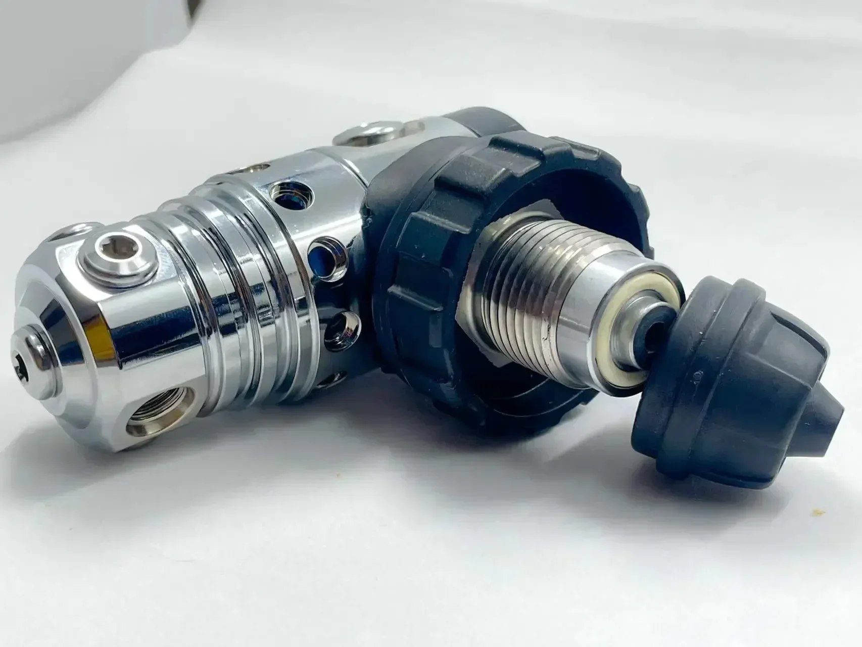 

In stock Professional Deep Sea Durable Dive Gear First Stage Diving Regulator for Snorkeling Surfing