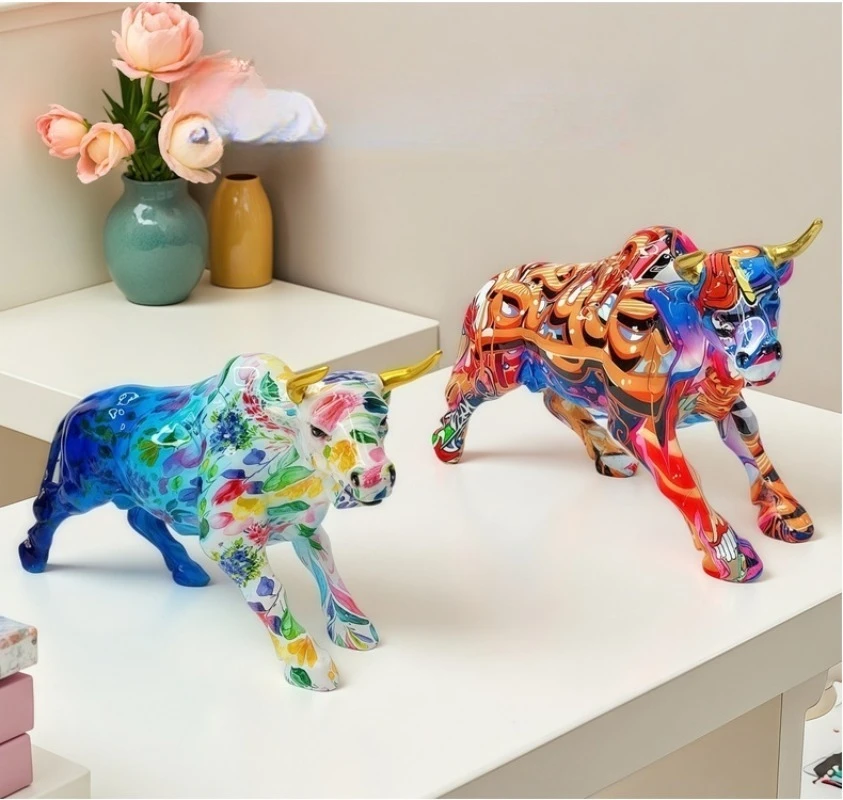 Graffiti Water Transfer Printing Cow Statue Resin Decoration Multifunctional Statue Decoration for Home and Office Decoration