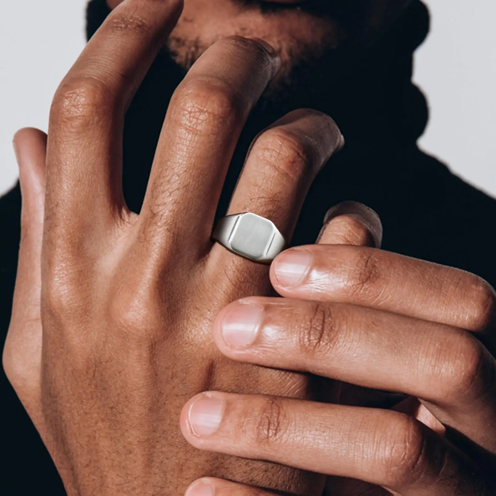 남성 여성을위한 실버 컬러 스퀘어 인장 반지, 브러시 스테인레스 스틸 링 밴드 링, 기본 Chunky Ring Thumb Ring