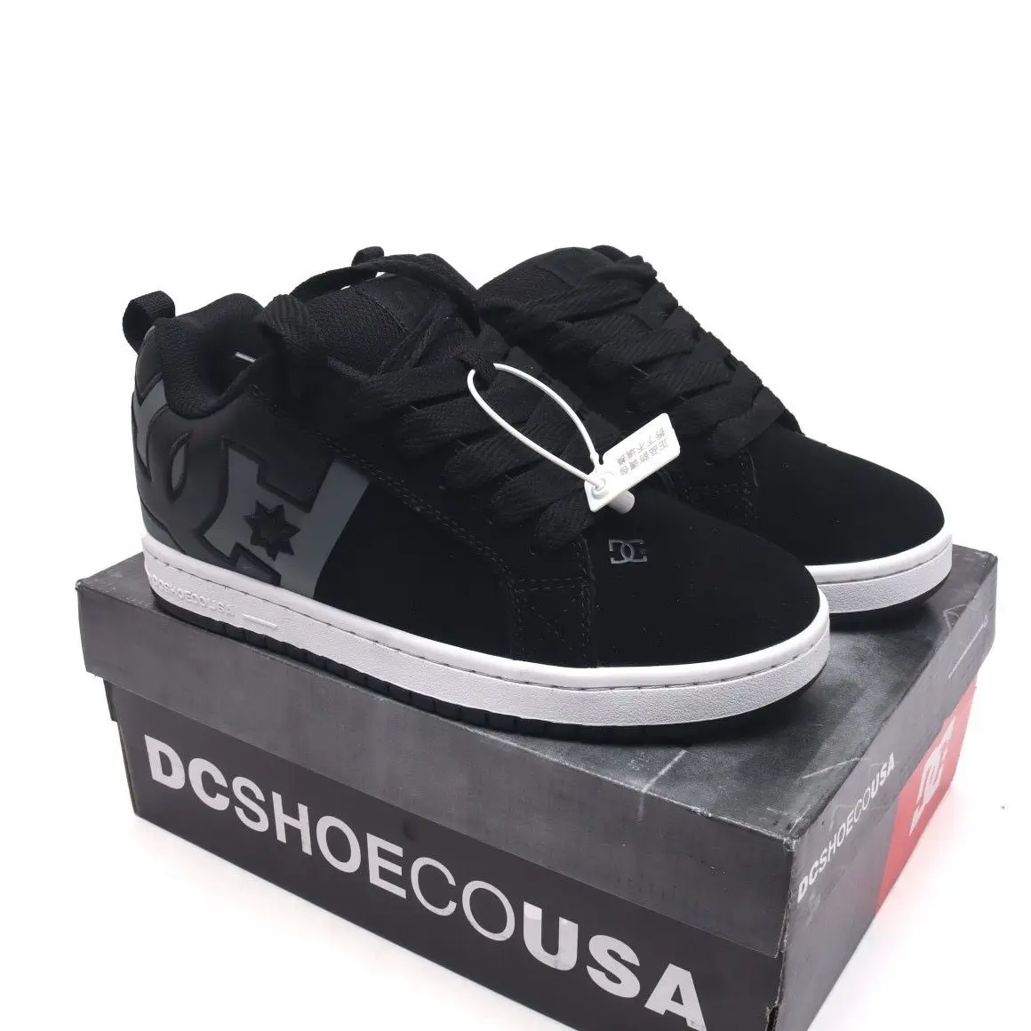 Sepatu basket pria aksi DC Court sepatu kasual pria sepatu basket luar ruangan sepatu sol karet antiselip sepatu papan Zapatillas de hombre