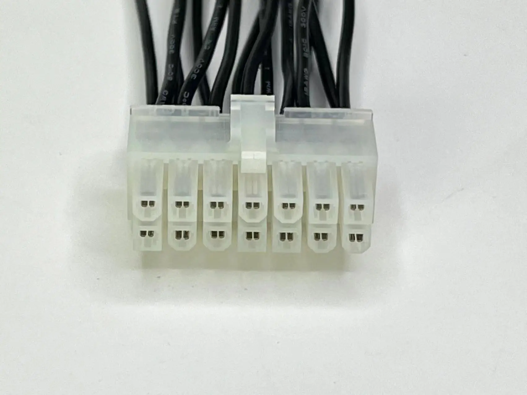 39012140 Wire harness, MOLEX MINI FIT 4.2mm Pitch OTS Cable, 39-01-2140, 14P, 5557-14R With Leads, Off the Shelf