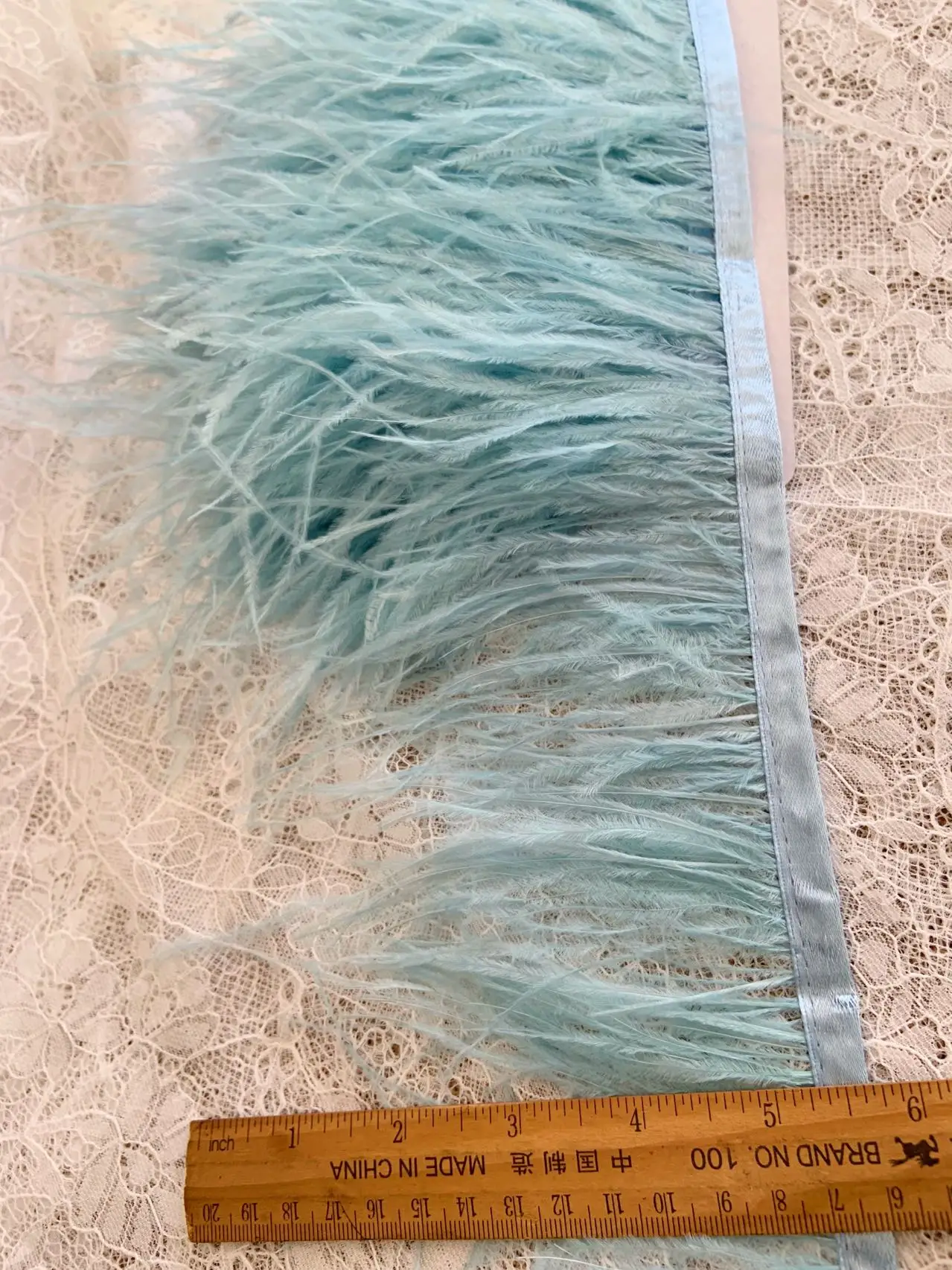 

5 Yards Real Ostrich Feather Ribbon Fringe Trim for DIY Clothing,Wedding Dress Decoration,Accessory Plumes Crafts