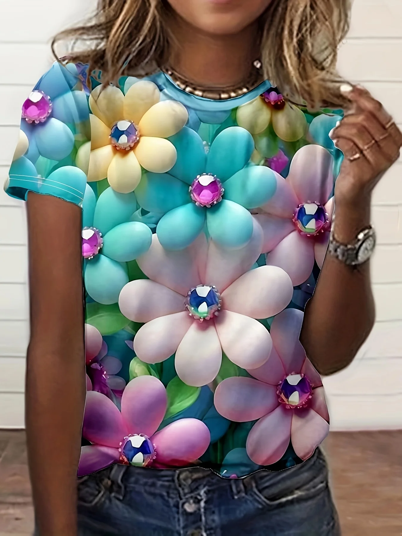 Camiseta Pastel para Mujer - Gráfico de Flores con Pedrería Colorida, Diseño Floral Vibrante Estilo Bubblegum para Uso Diario Informal