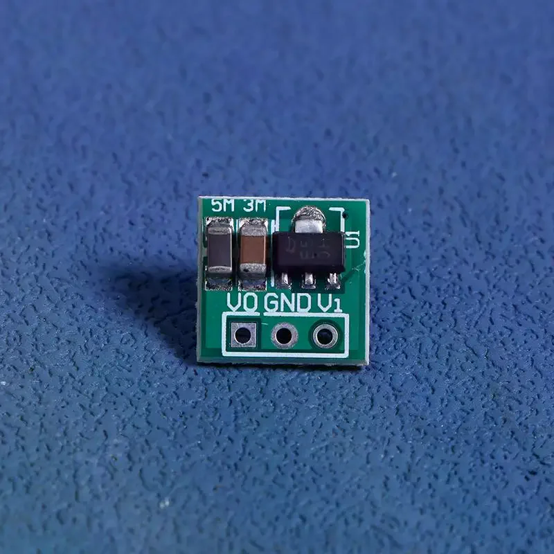 1.5V 1.8V 2.5V 3V 3.3V 3.7V 4.2V a 5V DC-DC Modulo di conversione boost da 0.9-5V a 5V DC-DC Step-Up Modulo di potenza Tensione Boost Conve