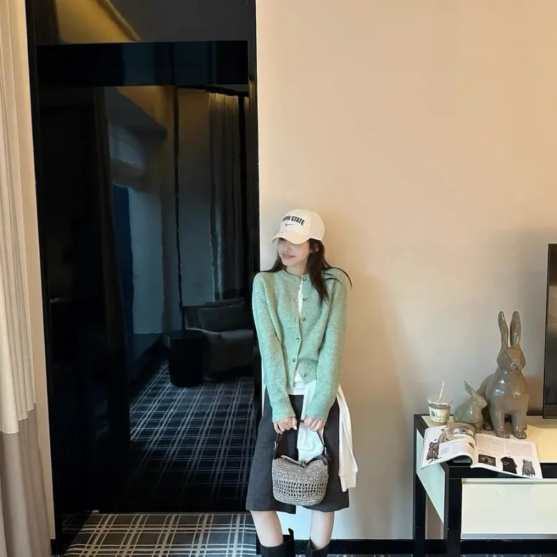 

Round Neck Cardigan Knitted Sweater Women's Solid Color Simple Slim Jacket Top