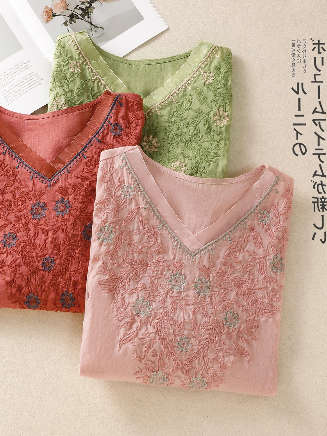 Nuovo 2025 T-shirt in cotone e lino da donna oversize V-ne Casual ricamata vestibilità ampia Top estivo Quali Comoda testa sopra