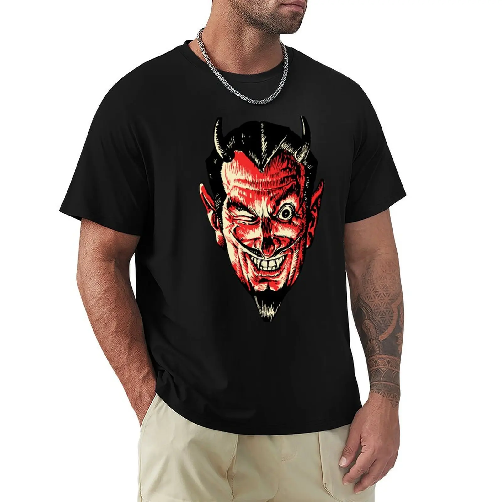 Vintage Halloween Red Devil Head T-Shirt Breathable Gym Short Sleeve T-Shirt