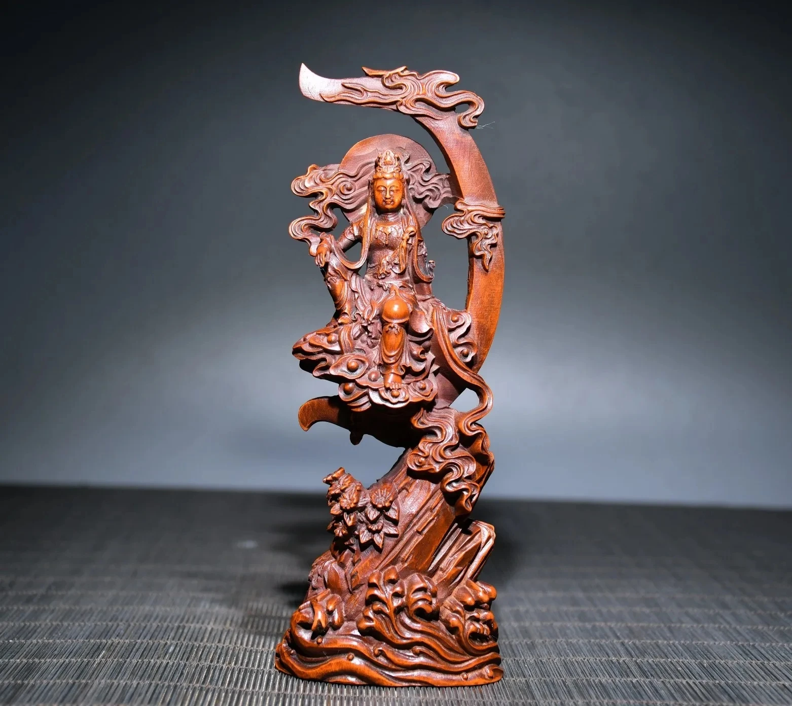 Natural solid wood Feitian Guanyin Bodhisattva Buddha sculpture Handmade woodcarving Tara decorative statue Handicrafts Ornament