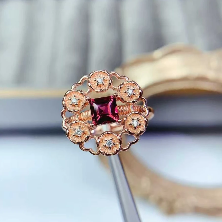 

Real 925 Silver Flower Ring Natural Pyrope Garnet Ring 5mm 0.55ct Genuine Garnet Silver Jewelry with 18K Gold Plating