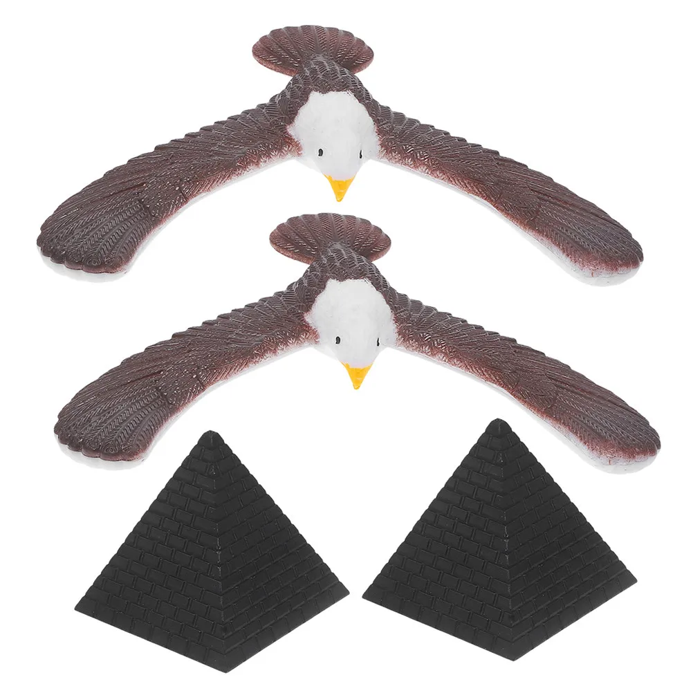 

2Pcs Balance Nostalgia Educational Gravity Game for Kids Finger Balancing Physics Pyramid Stand Desktop Decoration