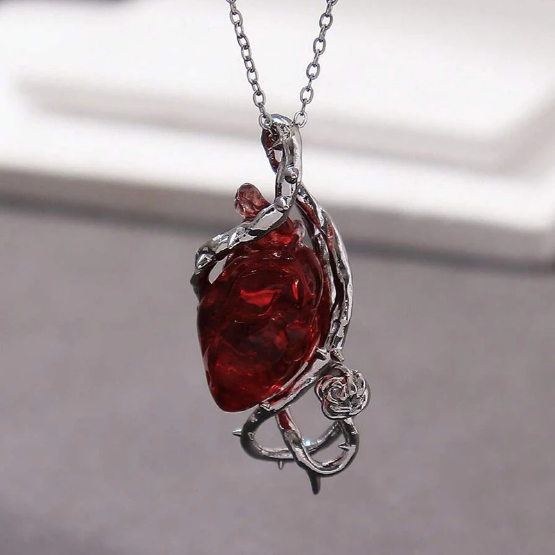 Dunkle Romantische Dornenrose Herz-Halskette für Frauen Gotischer Schwarzer Ton Rotes Herz-Anhänger Alternativer Schmuck Geschenk – Detail 3