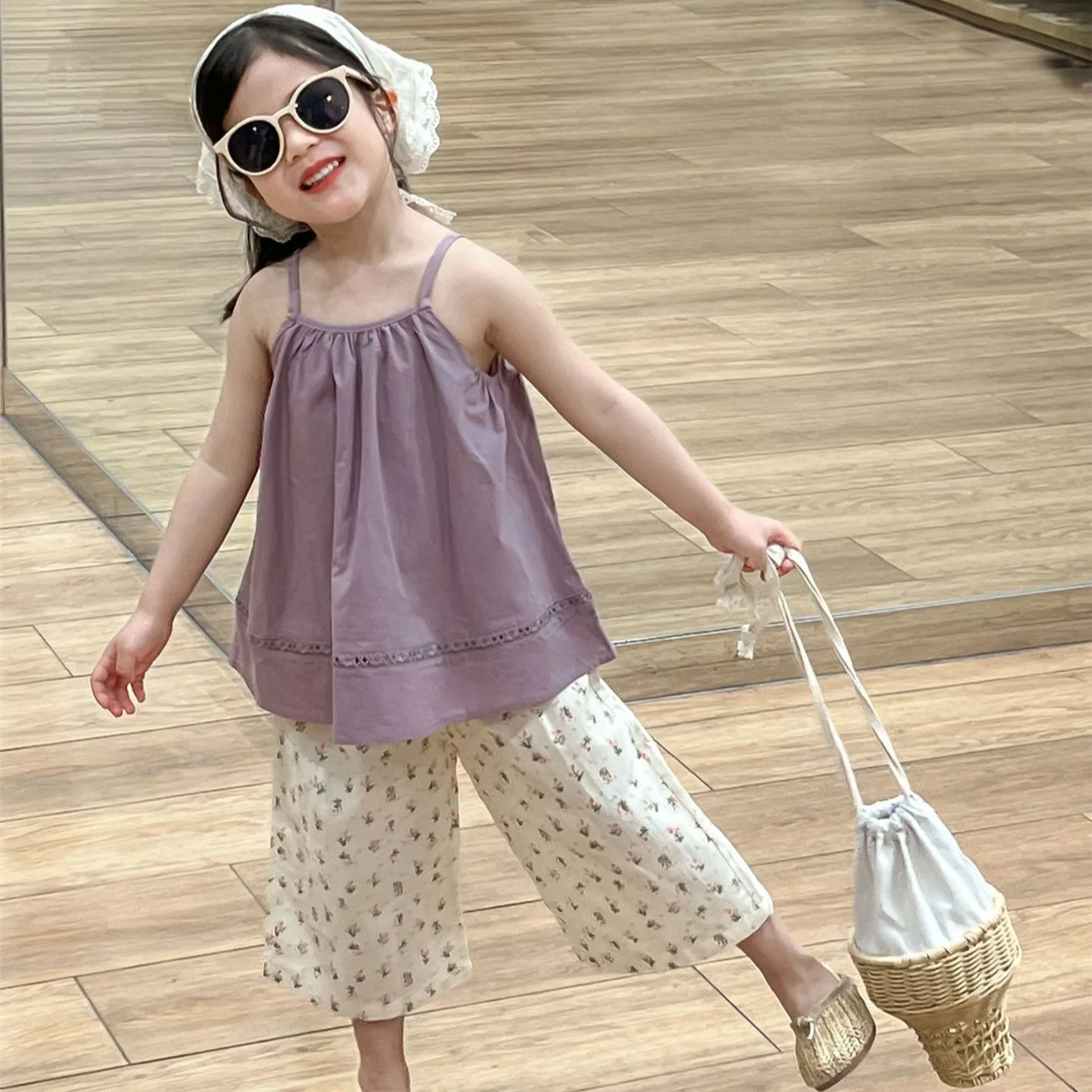

Wide Leg Pants Summer Korean Childrens Clothing New Girls Fashiona Shirt Lace Baby Shirt Fragmented Flowers Simple 2024