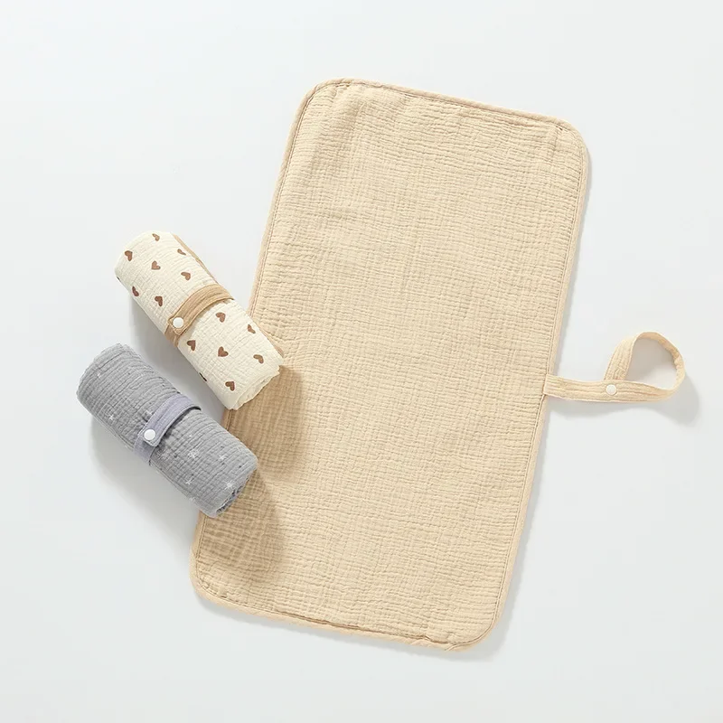 Portable and reusable pure cotton baby diaper pad for outdoor use, foldable and soft, dual-purpose mattress cover for newborns