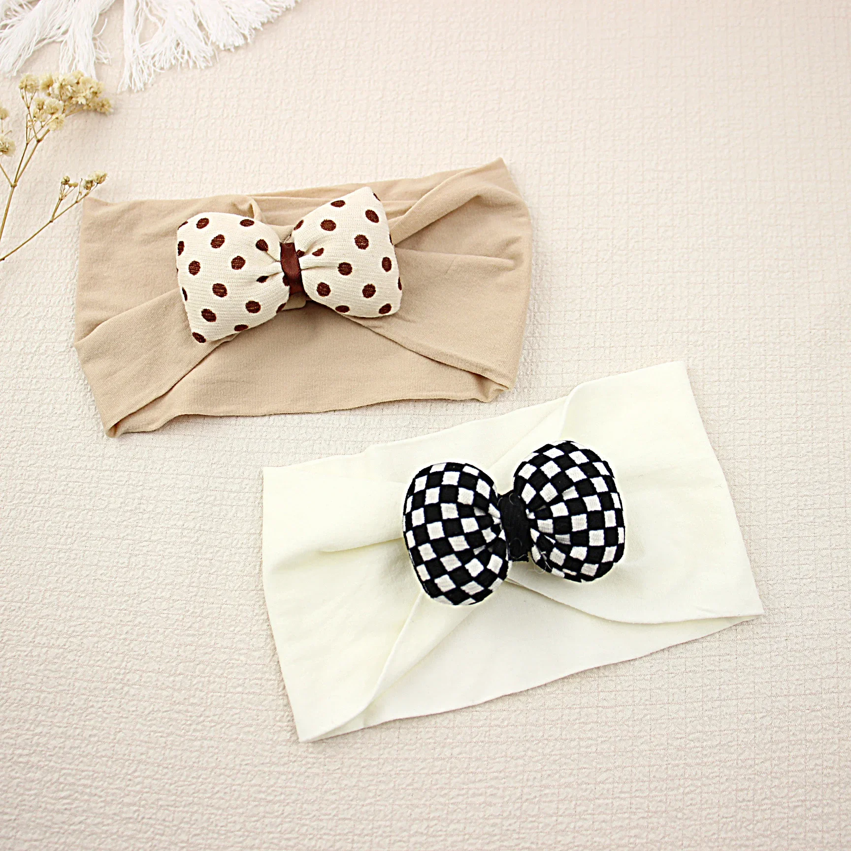 

Милый тюрбан с бантом для маленьких девочек, нейлоновая широкая повязка на голову для малышей, аксессуары для волос, мягкие нейлоновые повязки на голову для новорожденных, детский бант для волос