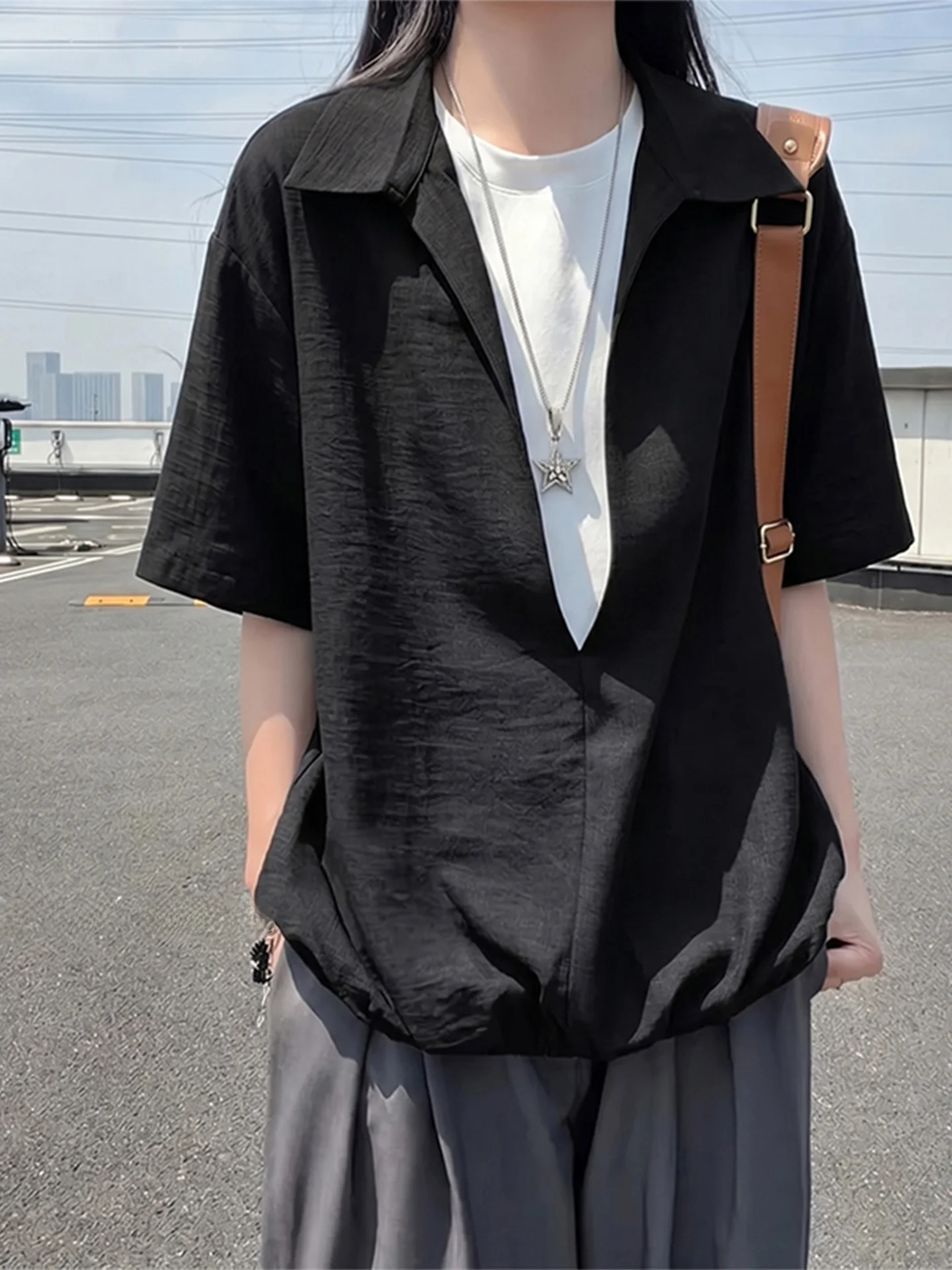 

Cleanfit Black Textured Ice Silk Short Sleeve V-Neck Shirt Men's Summer Design Loose Fit Casual Breathable Polyester Fiber