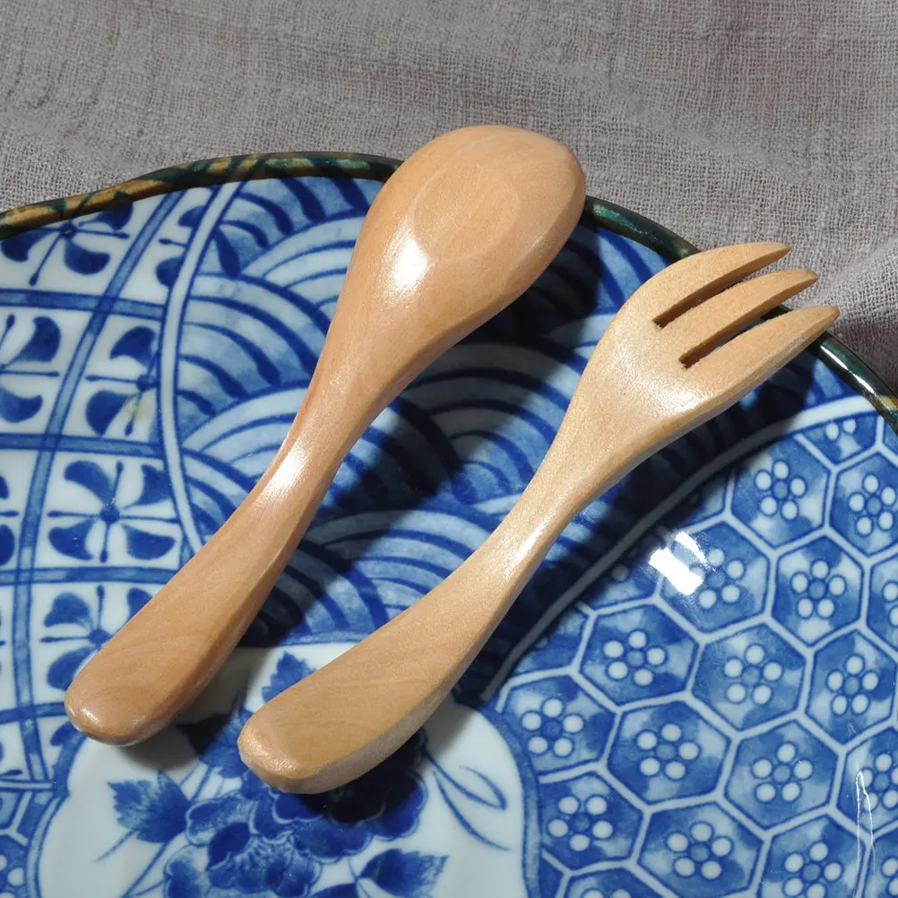 

Набор из 2 деревянных ложек и вилок для детей, столовые приборы из натурального массива дерева, деревенская посуда, идеально подходит для пикников, школьных обедов, повседневного использования
