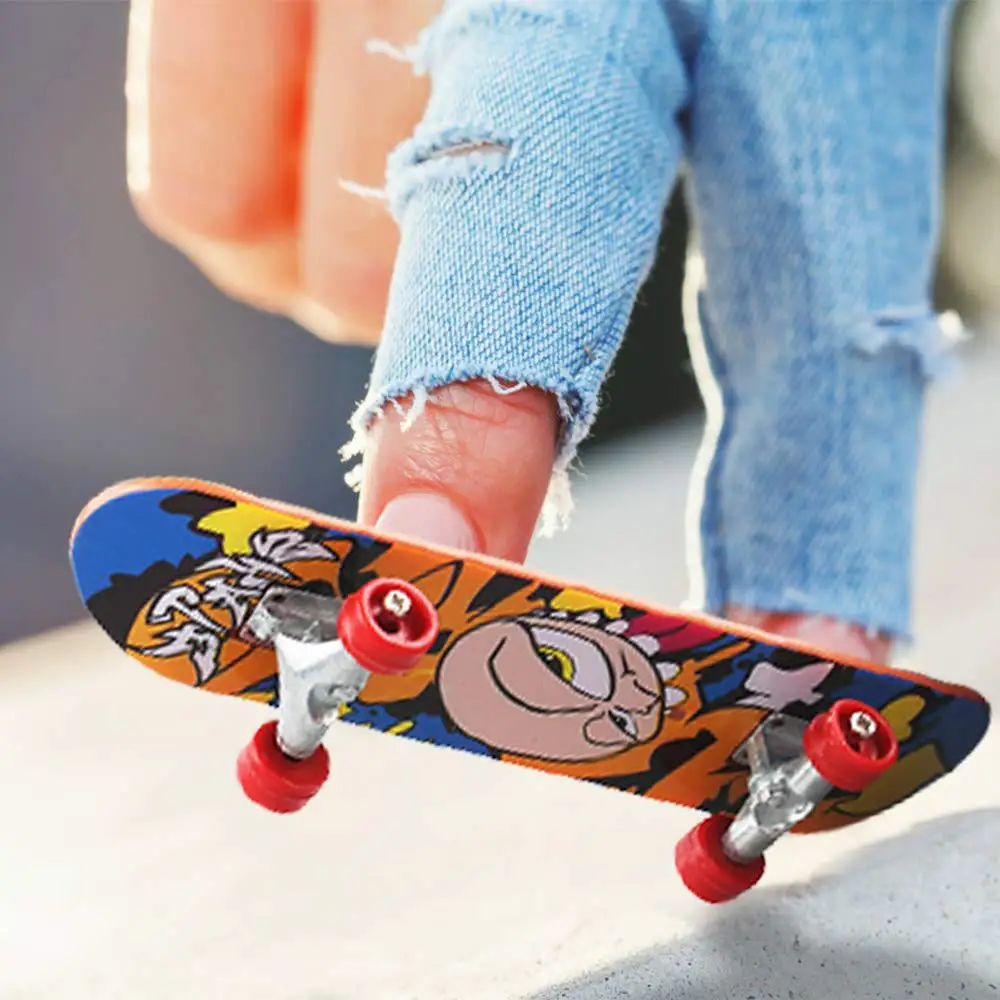 Luminous Metal Bridge Finger Skateboard Set Frosted Surface Mini Random Pattern Finger Skateboard with Light Set Kid Toy Gifts