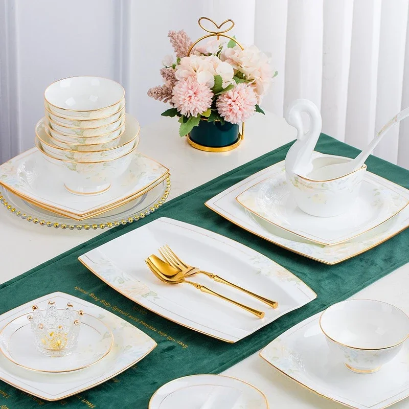 مجموعة من أطباق وأطباق جينغدتشن الصينية الفاخرة والأنيقة والخفيفة من أدوات المائدة المنزلية هدايا هووسورمينغ