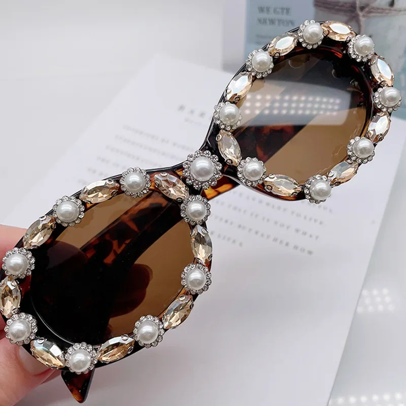 2023 New Diamond Sunglasses Ladies Brand Designer Party Ladies Glasses Rhinestone Season Pearl Eyewear Lunette De Soleil Femme