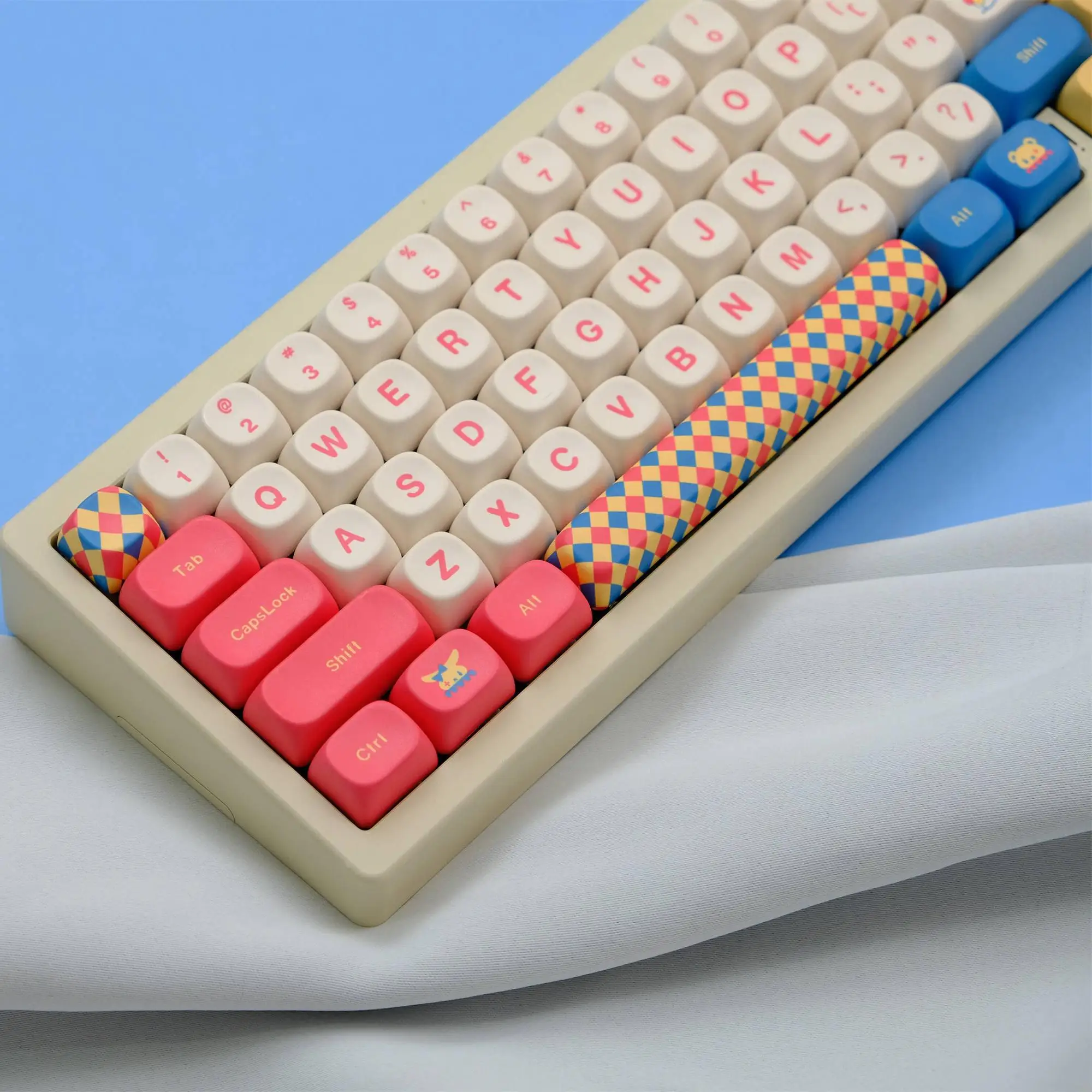 

Circus keycap 126 keys PBT material MOA highly sublimation process Suitable for a variety of mechanical keyboards