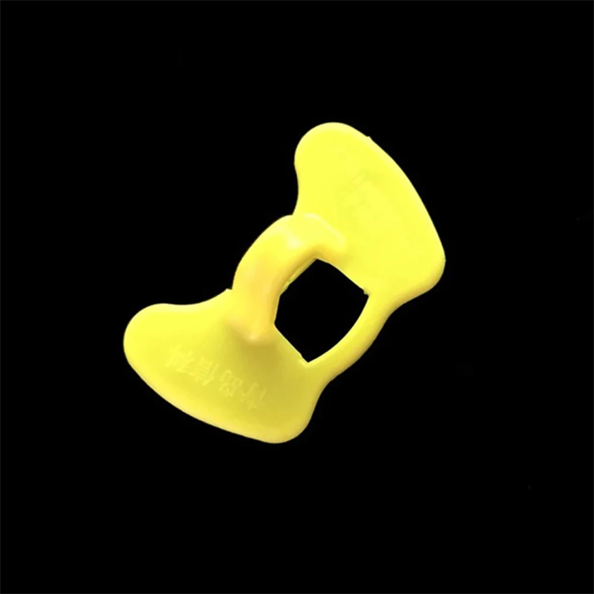 Anti-Pecking Chicken Glasses 8mm Thickened Yellow Plastic Rooster Glasses Preventing Fighting Hair Pecking Poultry Supplies 20Pc