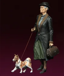 1/35 Scale Resin Figures Assembled Model Kit-C196 Hobby Collection Miniature Elderly Lady with Pet Dog Unassembled & Unpainted