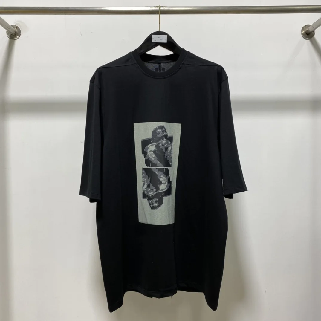 

22ss Owen Seak Men T Shirt 100%Cotton Gothic Style Men's Clothing Tops Tees Summer Oversized Women Tees Black T Shirt Size XL