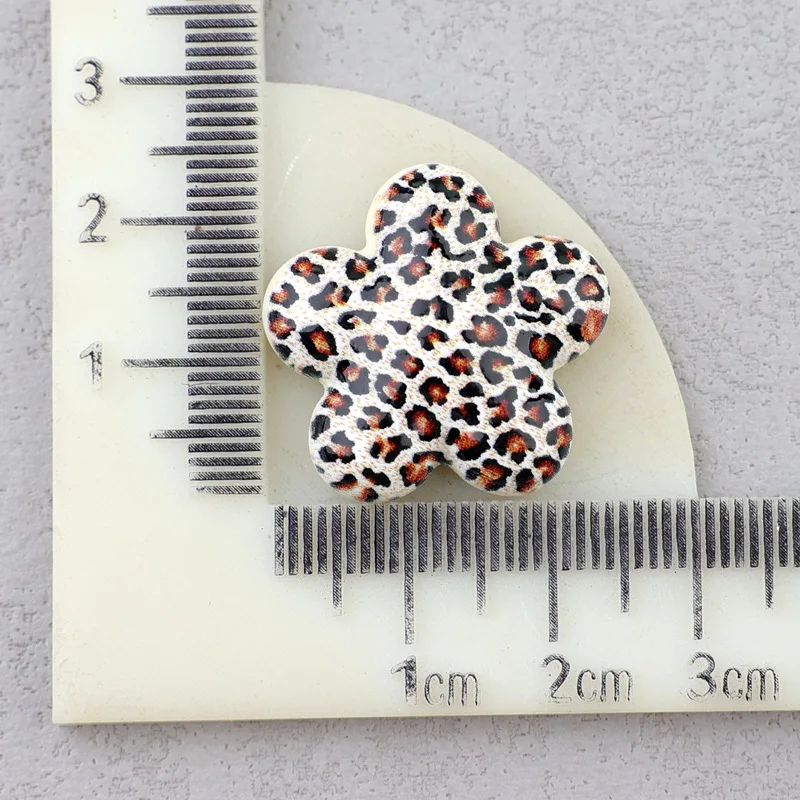 10Pcs Leopard Liebe Fliege Bär Kaninchen Fünf Blütenblätter Blume Harz Dekor Kunststoff Junk Telefon Fall Diy Handwerk Haar Zubehör