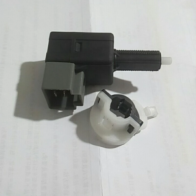 Car Stop Back Lamp Switch For Hyundai I10 I20 Ix35 Santa Fe Kia Ceed 938103S700 938103K000 93810-3K000