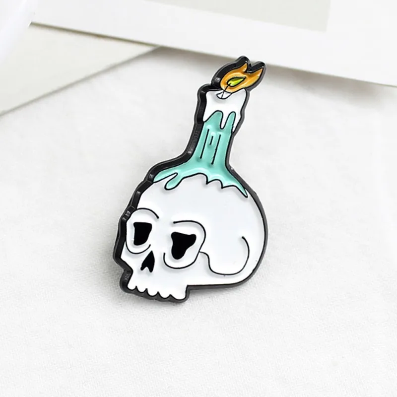 Candlestick Brooch Gothic Flame Wax Death Burning Fashion Jewelry Denim Backpack Jewelry Gift melltű Spille Cartoon White Skull