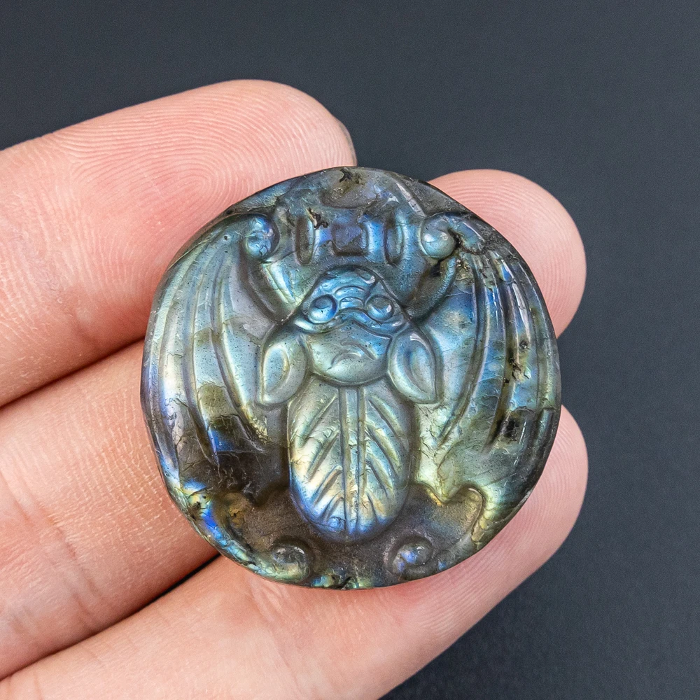 

Natural Labradorite Carved Insect Pendants Blue Flash Flat Round Charms with Hole For Jewelry Making DIY Necklace 31X30X8mm
