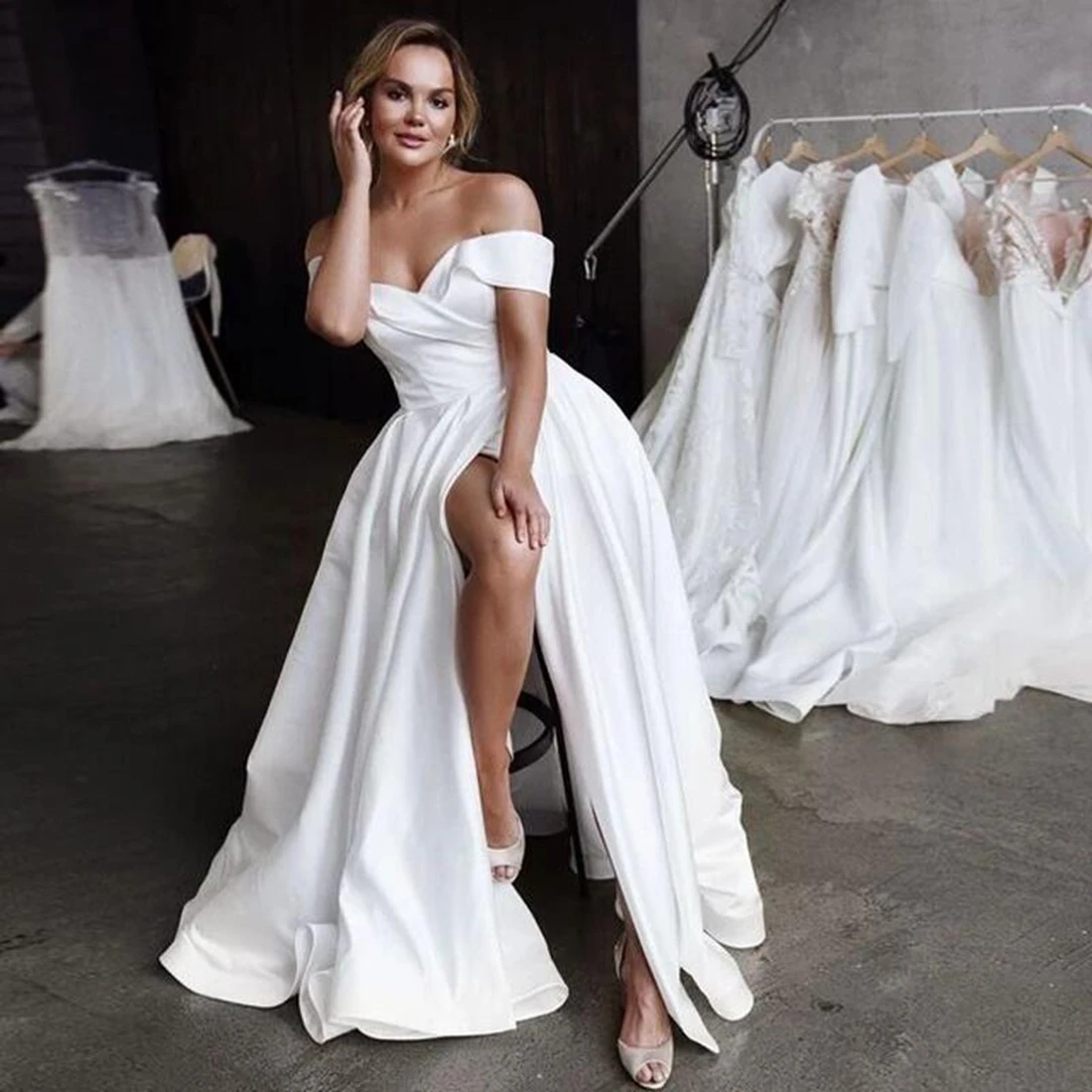 

Elegant Satin Boat Neck Wedding Dress Floor-Length A-LINE Bridal Gown