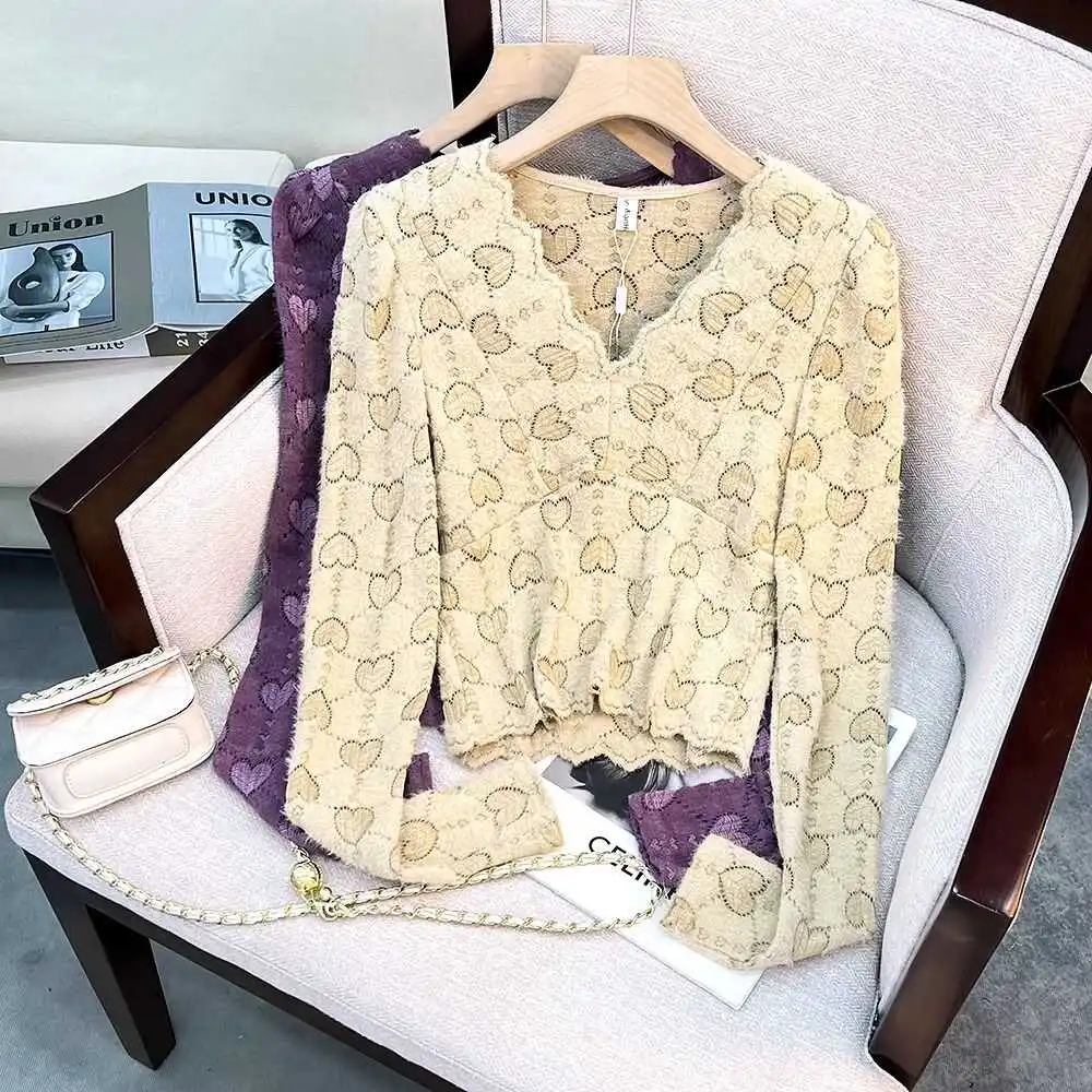 

Lace Brued V-ne Base irt Women's Autumn Winter New Korean Sle Salt System Versatile Trendy Top Quali Inner Wear