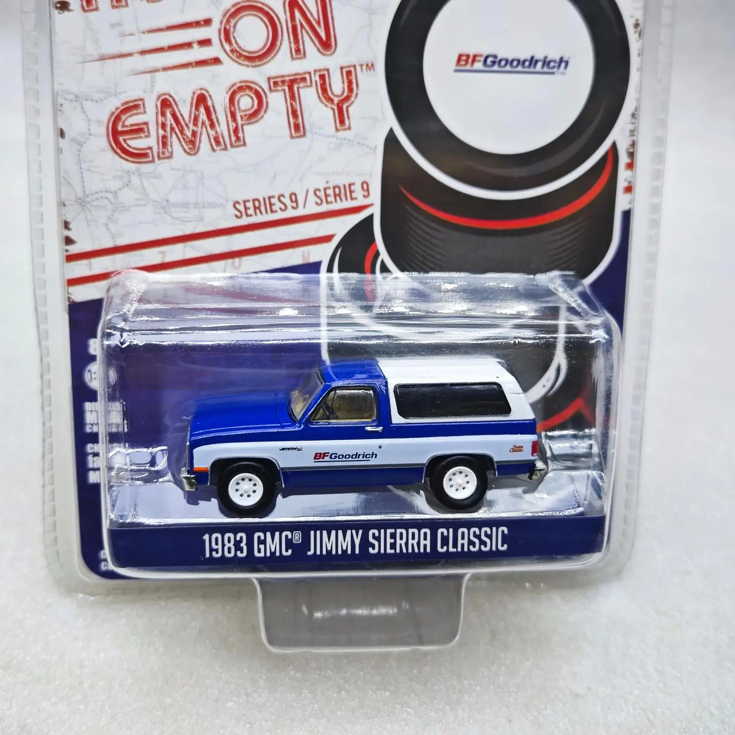 

GreenLight 1:64 1983 GMC Jimmy Sierra Classic Alloy Diecast Car Model Mini Car Toy Children's Gift