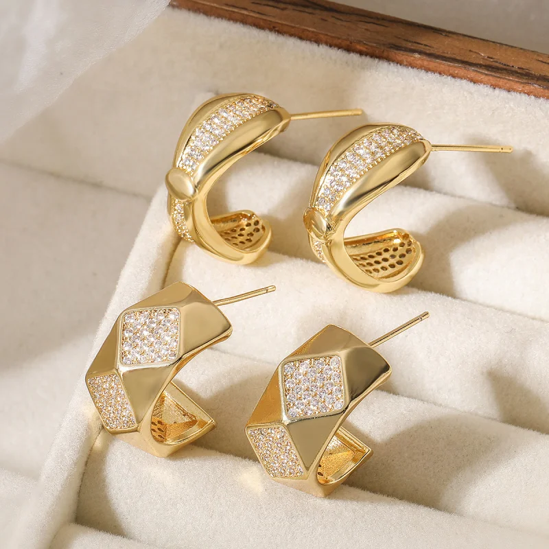 

New Simple Luxury Copper 18K Gold Plated Zircon Geometric Earrings for Women, Niche High-end Versatile Ear Jewelry