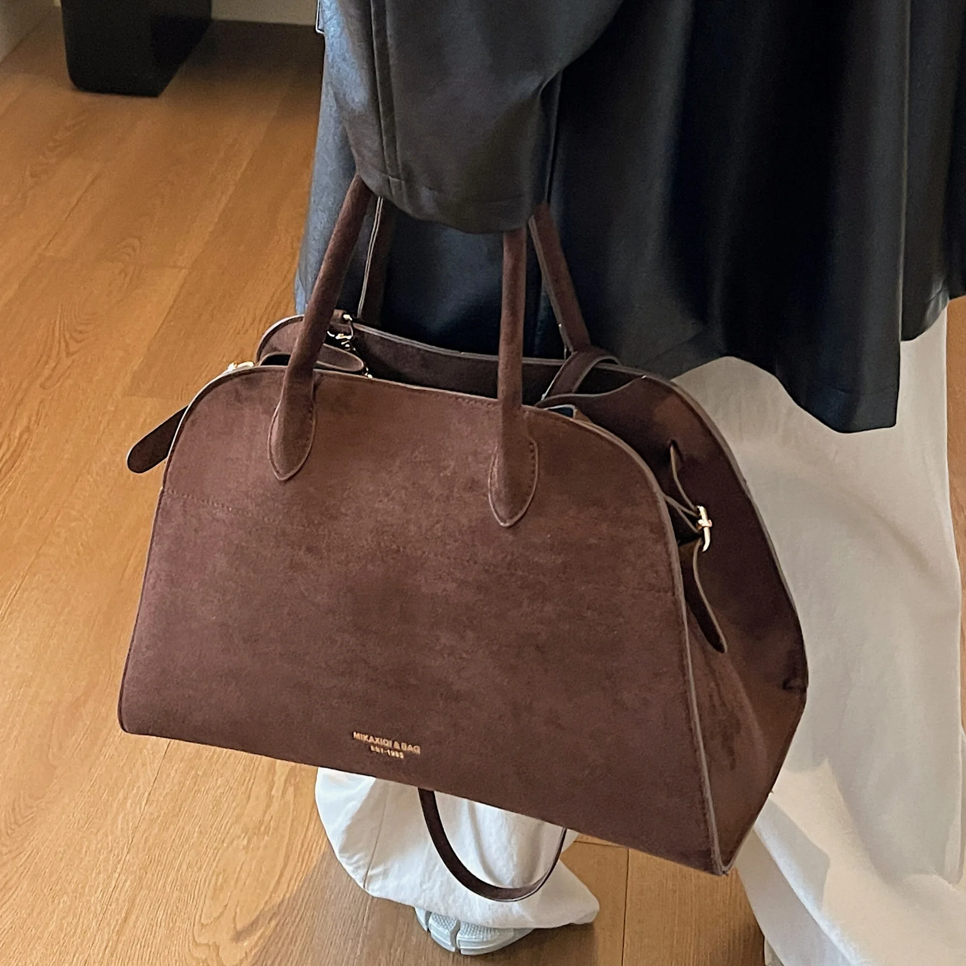 Sac fourre-tout spacieux d'hiver 2025, sac à main à bandoulière de niche pour femmes, fourre-tout tendance du jour à la nuit, sac à bandoulière minimaliste, texturé