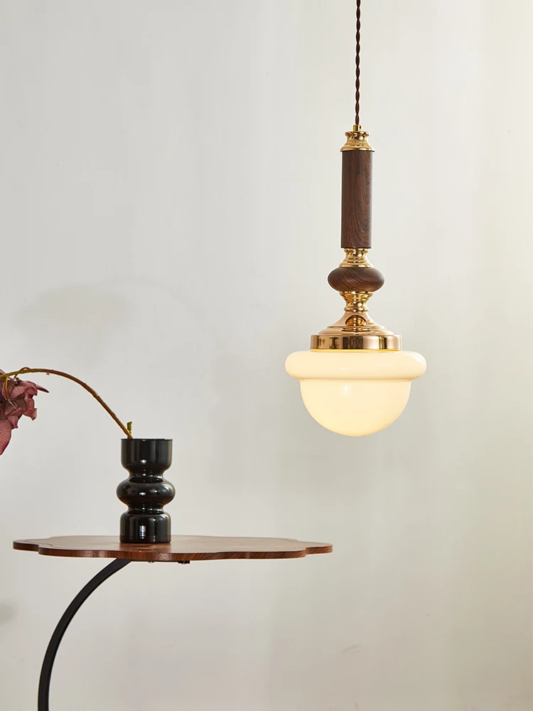 

Bedside small chandelier medieval wabi wind French retro bedroom light designer single head bar