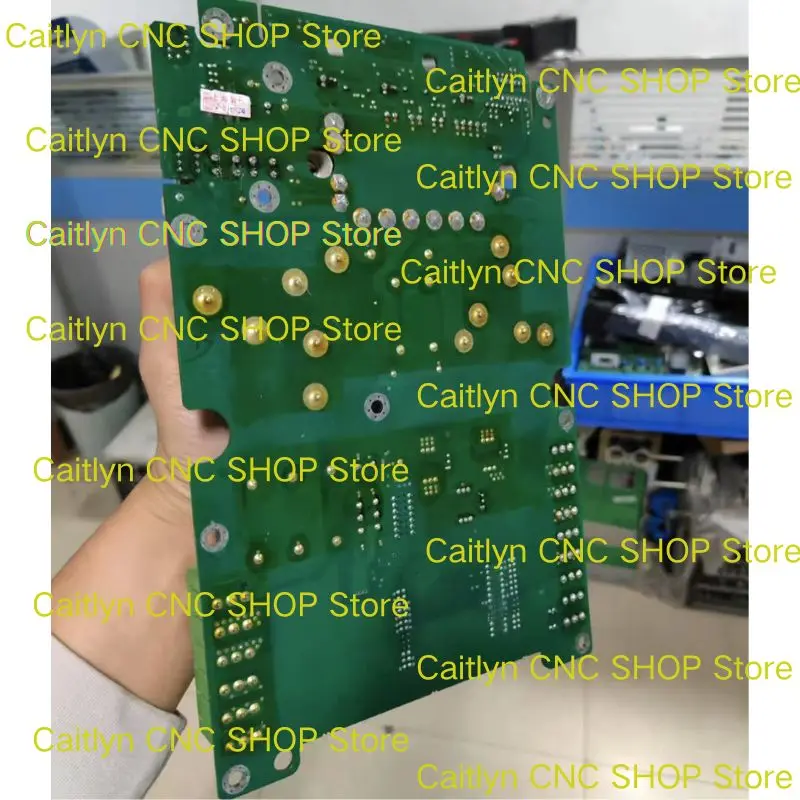 

Подержанная плата питания E82MV752-4BL протестирована в порядке и быстро отправлен.