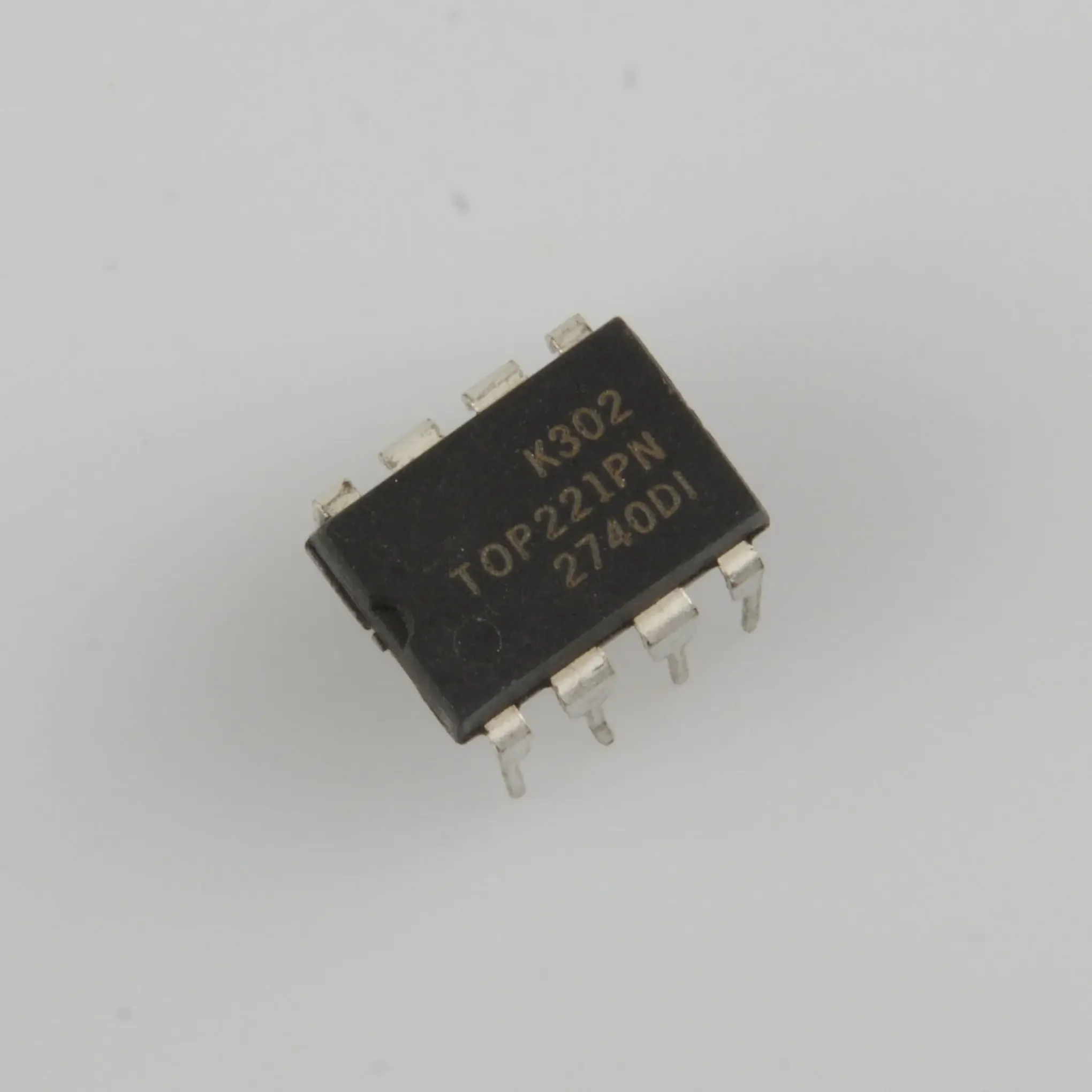 TOP221PN in-line DIP-8 switching power supply chip TPO221P