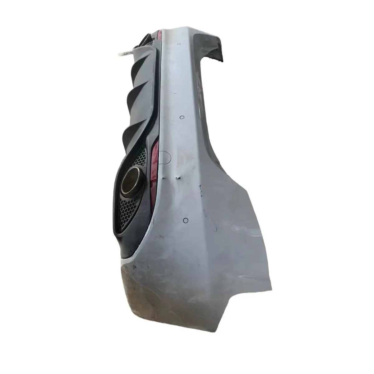 For  Giulia Vehicle Parts Rear Bumper Chin  Tail Nozzle  Wind Network Rear Bumper