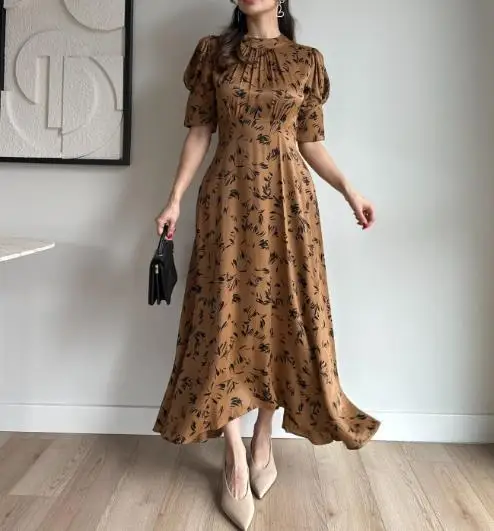 2025年レディース新作 ウエストシェイプ ロングスカートスタイル おしゃれで上品なサテン プリント レースアップワンピース