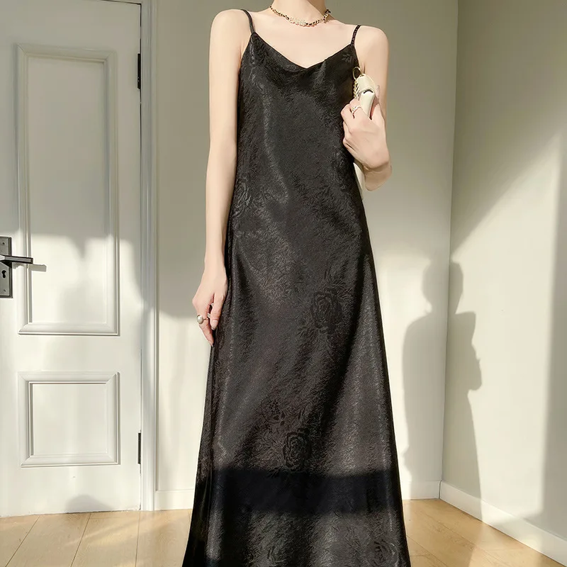 الساتان الربيع والصيف المرأة الجديدة بلون فستان طويل مطبوعة مزاجه الترفيه ميدي