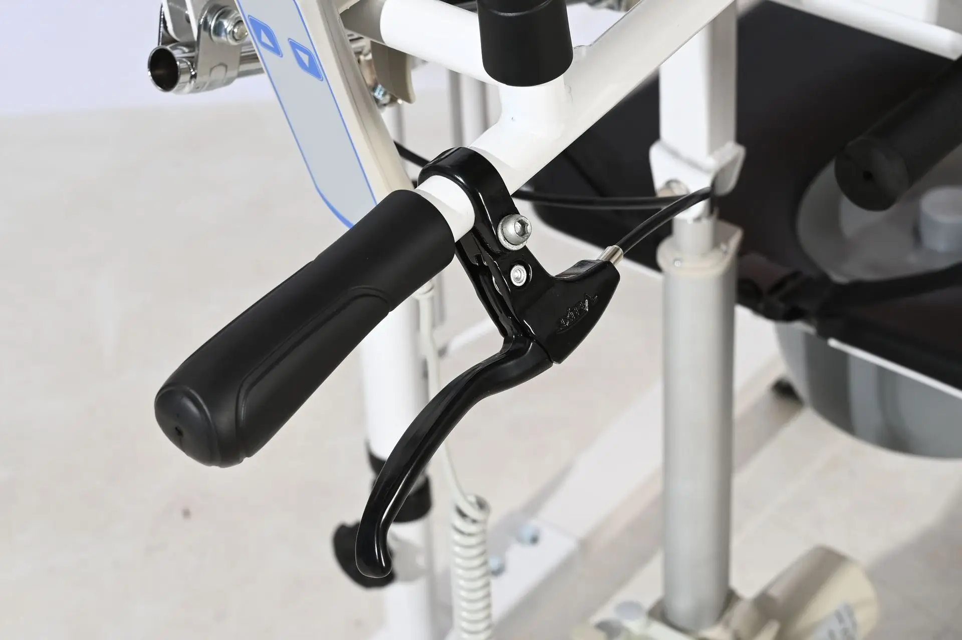 Машина для переноса пожилых людей, уход за кроватью для гемиплегических пациентов, многофункциональное кресло для подъема и облегчения кровати 2025 г.