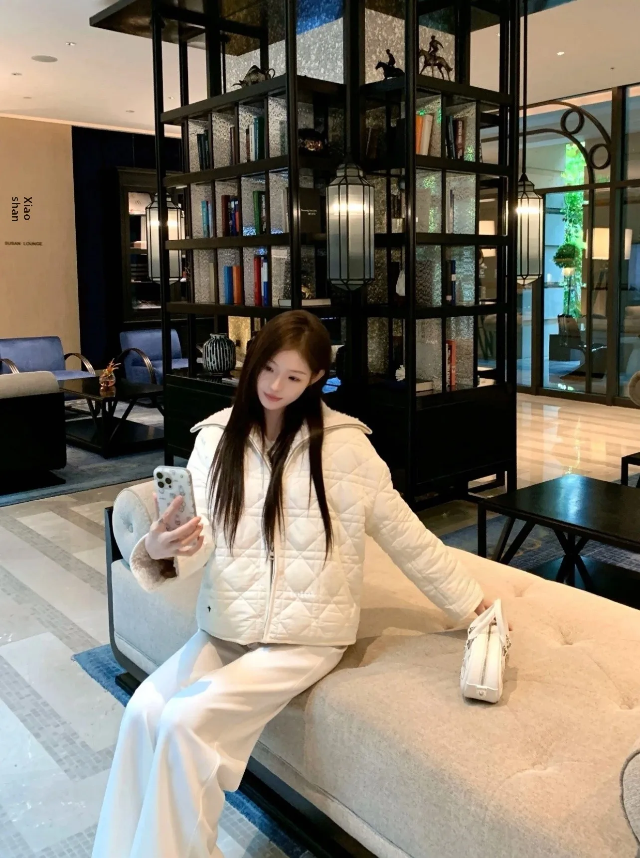 

Double-Sided Wear Lamb Velvet Jaet with Zipper And Collar Embroidered ort Quilted Cotton Coat for Women Straight Fit Sle