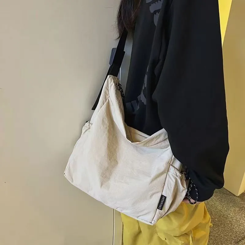 Sac fourre-tout en nylon de grande capacité pour hommes et femmes, sac à bandoulière décontracté, sac à provisions à une épaule, mode de style japonais, nouveau, 2024