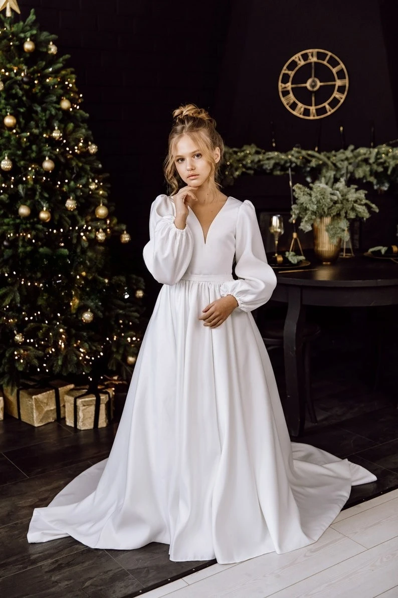 

Ivory Flower Girl Dress Baby Satin Girl Dress Rustic Sleeve Toddler Ball Gown Pageant Dresses for Girls Princess Party Dresses