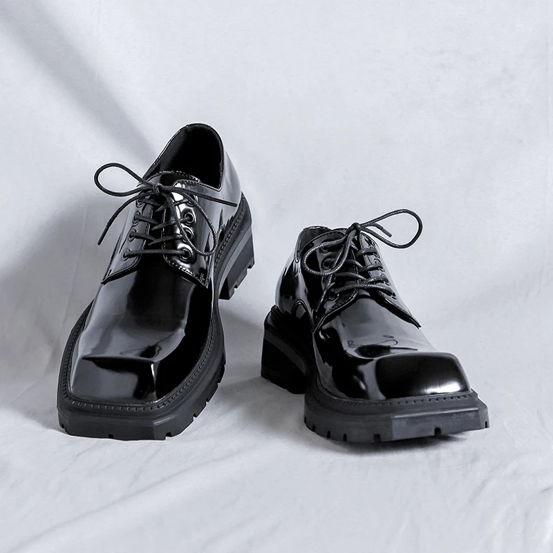 Hochwertige Derby-Schuhe, modische Luxus-Schuhe, quadratischer Kopf, britischer Stil, niedriger Absatz, lässige tägliche Arbeitskleidung, Lederschuhe